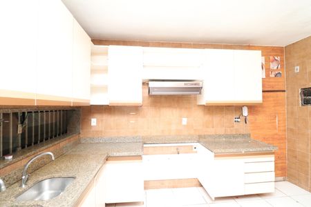 Casa para alugar com 503m², 3 quartos e 2 vagasCozinha