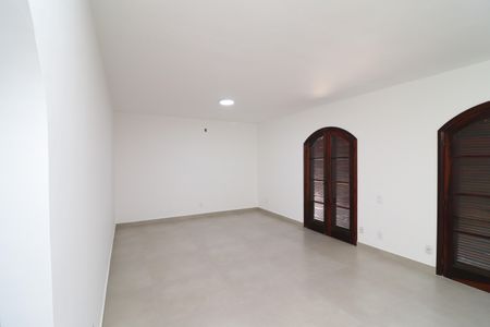 Sala de casa para alugar com 3 quartos, 503m² em Jardim Guanabara, Rio de Janeiro