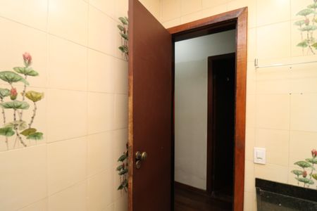 Casa para alugar com 503m², 3 quartos e 2 vagasBanheiro Social
