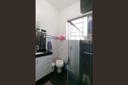 Casa à venda com 180m², 3 quartos e 1 vaga Casa à venda com 180m², 3 quartos e 1 vagaBanheiro