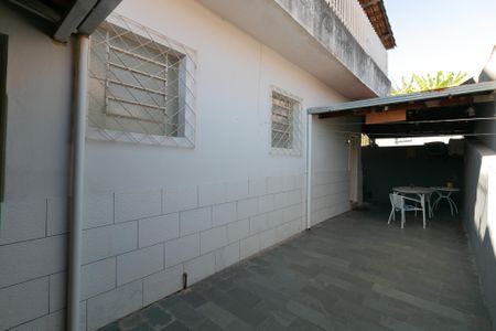 Casa à venda com 180m², 3 quartos e 1 vaga Casa à venda com 180m², 3 quartos e 1 vagaQuintal