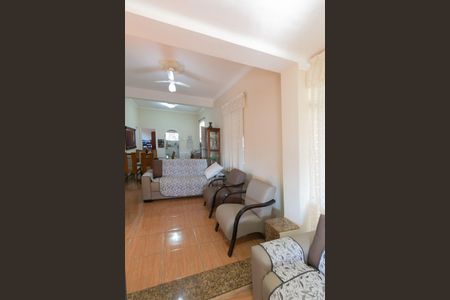 Casa à venda com 180m², 3 quartos e 1 vaga Casa à venda com 180m², 3 quartos e 1 vagaSala