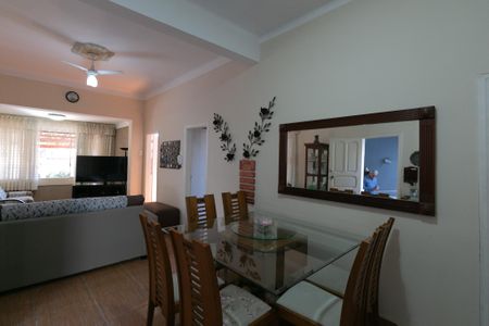 Casa à venda com 180m², 3 quartos e 1 vaga Casa à venda com 180m², 3 quartos e 1 vagaSala de Jantar