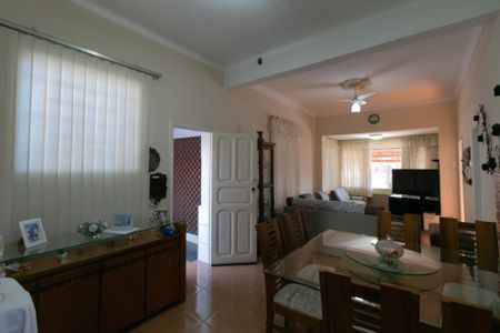 Casa à venda com 180m², 3 quartos e 1 vaga Casa à venda com 180m², 3 quartos e 1 vagaSala de Jantar