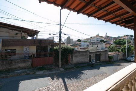 Casa à venda com 180m², 3 quartos e 1 vaga Casa à venda com 180m², 3 quartos e 1 vagaQuintal