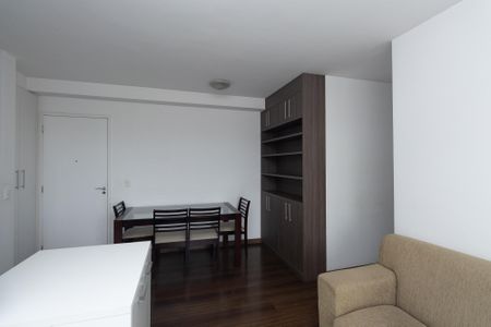 Apartamento à venda com 67m², 3 quartos e 1 vaga Apartamento à venda com 67m², 3 quartos e 1 vagaSala