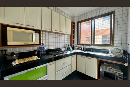 Apartamento à venda com 100m², 3 quartos e 2 vagas Apartamento à venda com 100m², 3 quartos e 2 vagasCozinha