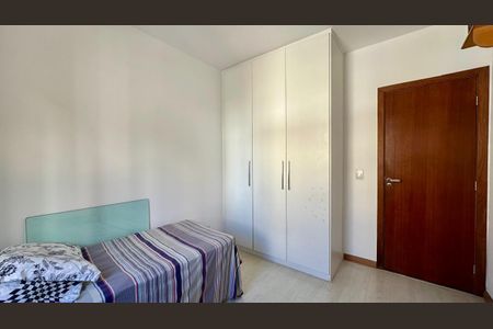 Apartamento à venda com 100m², 3 quartos e 2 vagas Apartamento à venda com 100m², 3 quartos e 2 vagasQuarto 1