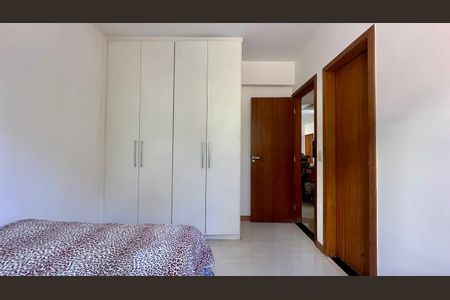 Apartamento à venda com 100m², 3 quartos e 2 vagas Apartamento à venda com 100m², 3 quartos e 2 vagasQuarto 2