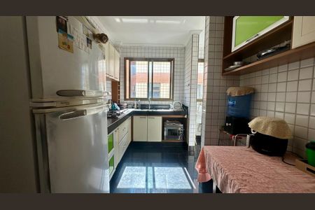 Apartamento à venda com 100m², 3 quartos e 2 vagas Apartamento à venda com 100m², 3 quartos e 2 vagasCozinha