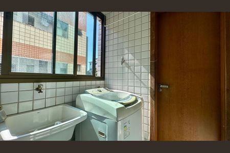 Apartamento à venda com 100m², 3 quartos e 2 vagas Apartamento à venda com 100m², 3 quartos e 2 vagasÁrea de serviço