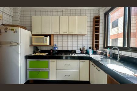 Apartamento à venda com 100m², 3 quartos e 2 vagas Apartamento à venda com 100m², 3 quartos e 2 vagasCozinha