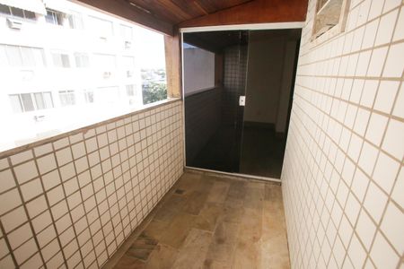 Apartamento à venda com 280m², 5 quartos e 2 vagas Apartamento à venda com 280m², 5 quartos e 2 vagasVaranda