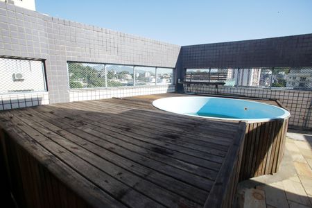 Apartamento à venda com 280m², 5 quartos e 2 vagas Apartamento à venda com 280m², 5 quartos e 2 vagasÁrea comum - Piscina