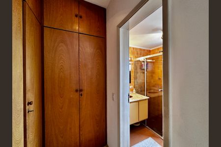 Apartamento para alugar com 148m², 4 quartos e 3 vagas Apartamento para alugar com 148m², 4 quartos e 3 vagasCloset Suíte 2