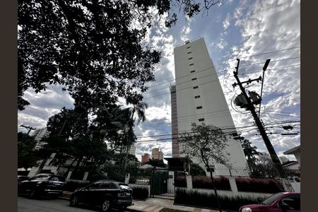 Apartamento para alugar com 148m², 4 quartos e 3 vagas Apartamento para alugar com 148m², 4 quartos e 3 vagasFachada