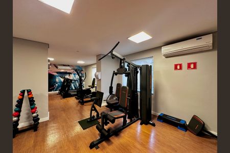 Apartamento para alugar com 148m², 4 quartos e 3 vagas Apartamento para alugar com 148m², 4 quartos e 3 vagasÁrea comum - Academia