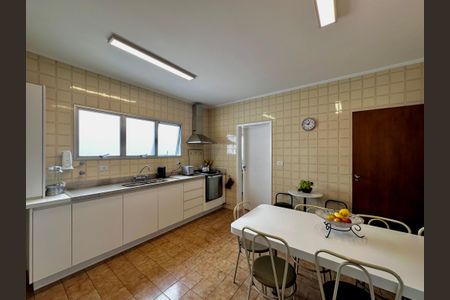 Apartamento para alugar com 148m², 4 quartos e 3 vagas Apartamento para alugar com 148m², 4 quartos e 3 vagasCozinha