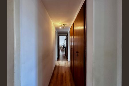 Apartamento para alugar com 148m², 4 quartos e 3 vagas Apartamento para alugar com 148m², 4 quartos e 3 vagasCorredor Quartos