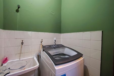 Casa à venda com 125m², 3 quartos e 2 vagas Casa à venda com 125m², 3 quartos e 2 vagasÁrea de Serviço