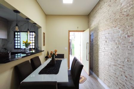 Casa à venda com 125m², 3 quartos e 2 vagas Casa à venda com 125m², 3 quartos e 2 vagasSala de Jantar