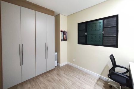 Casa à venda com 125m², 3 quartos e 2 vagas Casa à venda com 125m², 3 quartos e 2 vagasQuarto 2