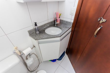 Apartamento à venda com 76m², 3 quartos e 1 vaga Apartamento à venda com 76m², 3 quartos e 1 vagaBanheiro 2