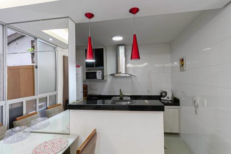 Apartamento à venda com 53m², 2 quartos e 1 vaga Apartamento à venda com 53m², 2 quartos e 1 vagaCozinha