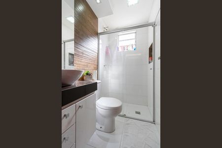 Apartamento à venda com 53m², 2 quartos e 1 vaga Apartamento à venda com 53m², 2 quartos e 1 vagaBanheiro Social