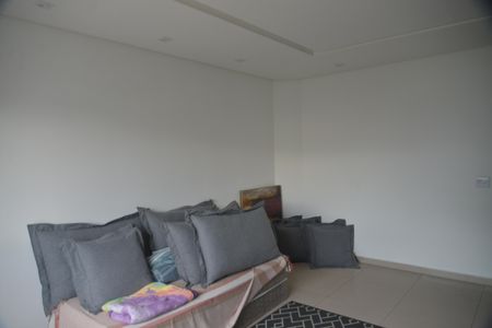 Casa à venda com 200m², 3 quartos e 3 vagasSala