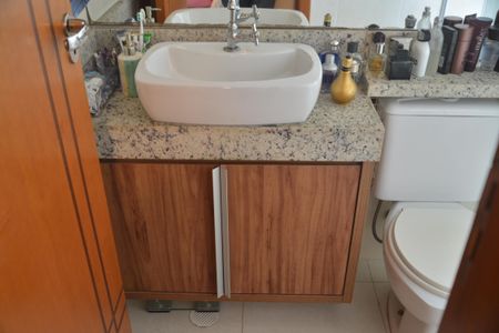 Casa à venda com 200m², 3 quartos e 3 vagasBanheiro da Suíte