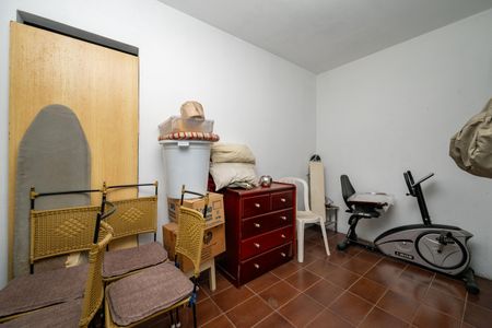 Casa à venda com 250m², 5 quartos e 2 vagas Casa à venda com 250m², 5 quartos e 2 vagasQuarto de Serviço