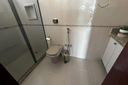Apartamento à venda com 230m², 3 quartos e 2 vagas Apartamento à venda com 230m², 3 quartos e 2 vagasBanheiro