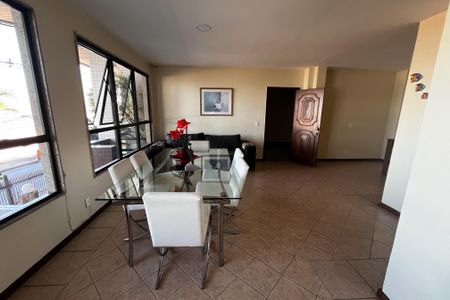 Apartamento à venda com 230m², 3 quartos e 2 vagas Apartamento à venda com 230m², 3 quartos e 2 vagasÁrea comum