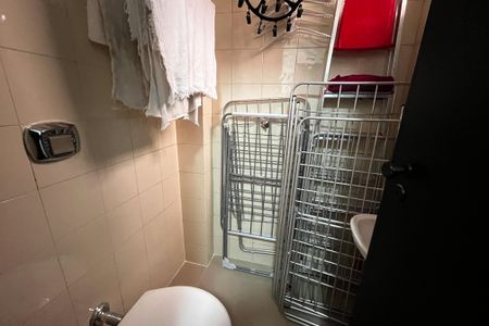 Apartamento à venda com 230m², 3 quartos e 2 vagas Apartamento à venda com 230m², 3 quartos e 2 vagasBanheiro 4