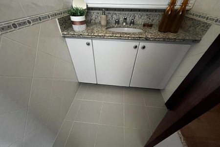 Apartamento à venda com 230m², 3 quartos e 2 vagas Apartamento à venda com 230m², 3 quartos e 2 vagasBanheiro
