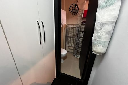 Apartamento à venda com 230m², 3 quartos e 2 vagas Apartamento à venda com 230m², 3 quartos e 2 vagasBanheiro 4