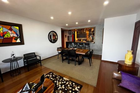 Apartamento à venda com 230m², 3 quartos e 2 vagas Apartamento à venda com 230m², 3 quartos e 2 vagasSala