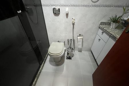 Apartamento à venda com 230m², 3 quartos e 2 vagas Apartamento à venda com 230m², 3 quartos e 2 vagasBanheiro 3
