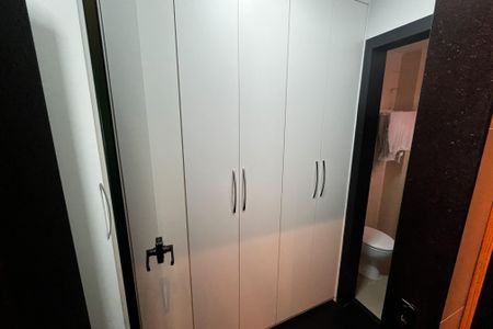 Apartamento à venda com 230m², 3 quartos e 2 vagas Apartamento à venda com 230m², 3 quartos e 2 vagasBanheiro 4