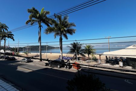 Apartamento à venda com 230m², 3 quartos e 2 vagas Apartamento à venda com 230m², 3 quartos e 2 vagasVista