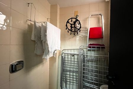 Apartamento à venda com 230m², 3 quartos e 2 vagas Apartamento à venda com 230m², 3 quartos e 2 vagasBanheiro 4