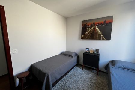 Apartamento à venda com 230m², 3 quartos e 2 vagas Apartamento à venda com 230m², 3 quartos e 2 vagasQuarto 1