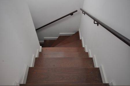 Casa à venda com 198m², 3 quartos e 5 vagasEscada