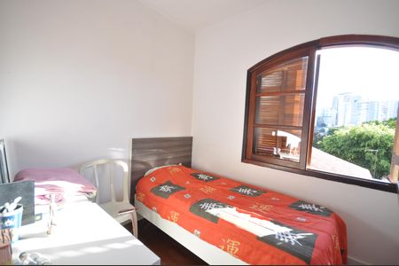 Casa à venda com 198m², 3 quartos e 5 vagasQuarto 2