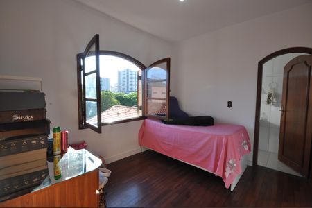 Casa à venda com 198m², 3 quartos e 5 vagasQuarto Suíte