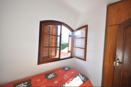 Casa à venda com 198m², 3 quartos e 5 vagasQuarto 2