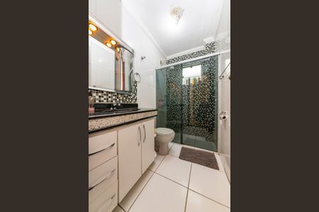 Casa à venda com 297m², 4 quartos e 4 vagasBanheiro Social 2