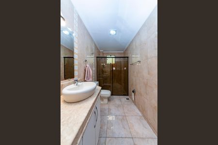 Casa à venda com 297m², 4 quartos e 4 vagasBanheiro Social 1