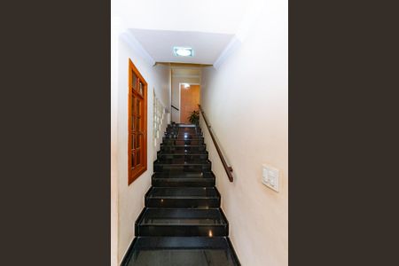 Casa à venda com 297m², 4 quartos e 4 vagasEscada